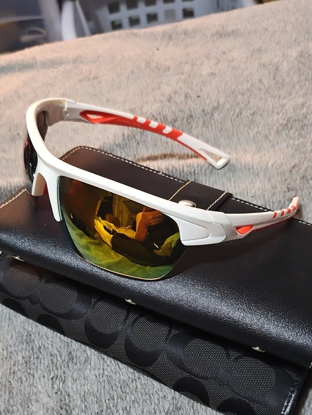 Euro Optics Arrow Mens Sport Sunglasses